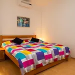 Complex 21 Πανσιόν Mali Lošinj