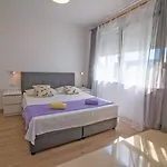 Complex 21 Πανσιόν Mali Lošinj